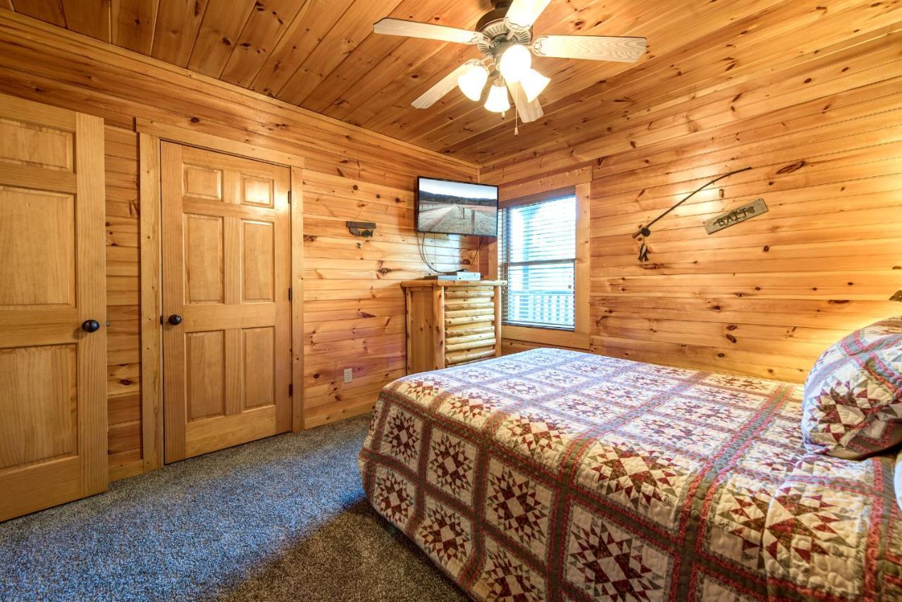 Hemlock Manor Villa Gatlinburg Exterior photo